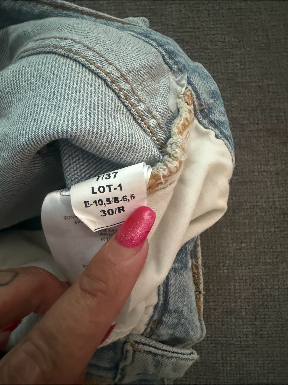 Pilcro barrel jeans  Women's Jeans in light wash - Picture 7 of 11